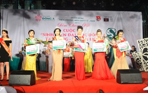 Mãn nhãn đêm chung kết cuộc thi “Sinh viên ĐH Đông Á tài năng - thanh lịch” 2015